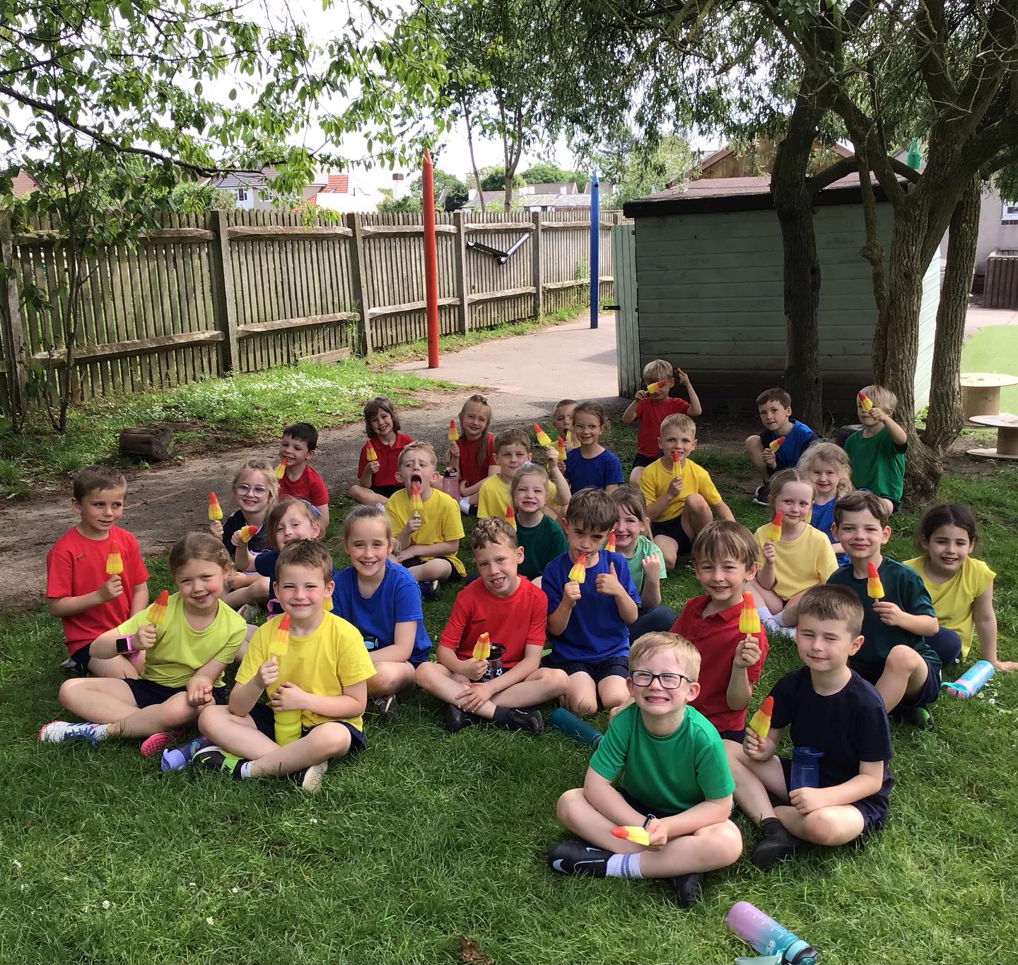 Celebrating the end of half term and a lovely morning at Sports Day with a well earned lolly ice from our PTA ☀️🍭
